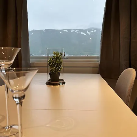 Apartmán Med 5 Soverom - Montis
